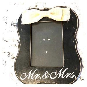 ⭐️⭐️Mr. & Mrs. Frame.